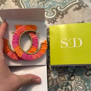 NIB Stella & Dot Ombré raffia hoop earrings pink multi